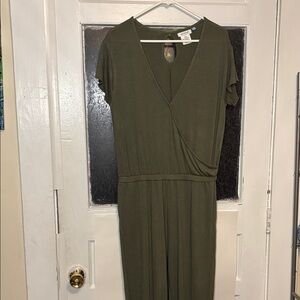 Serra Women’s Olive Green Short Sleeve Romper Jumpsuit Size Large